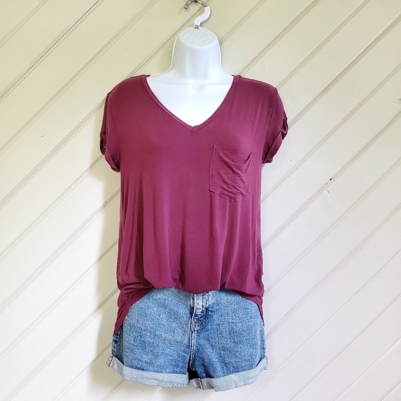 ❗️gone❗️AEO Soft & Sexy Oversized V-neck Pocket T - Picture 2 of 9